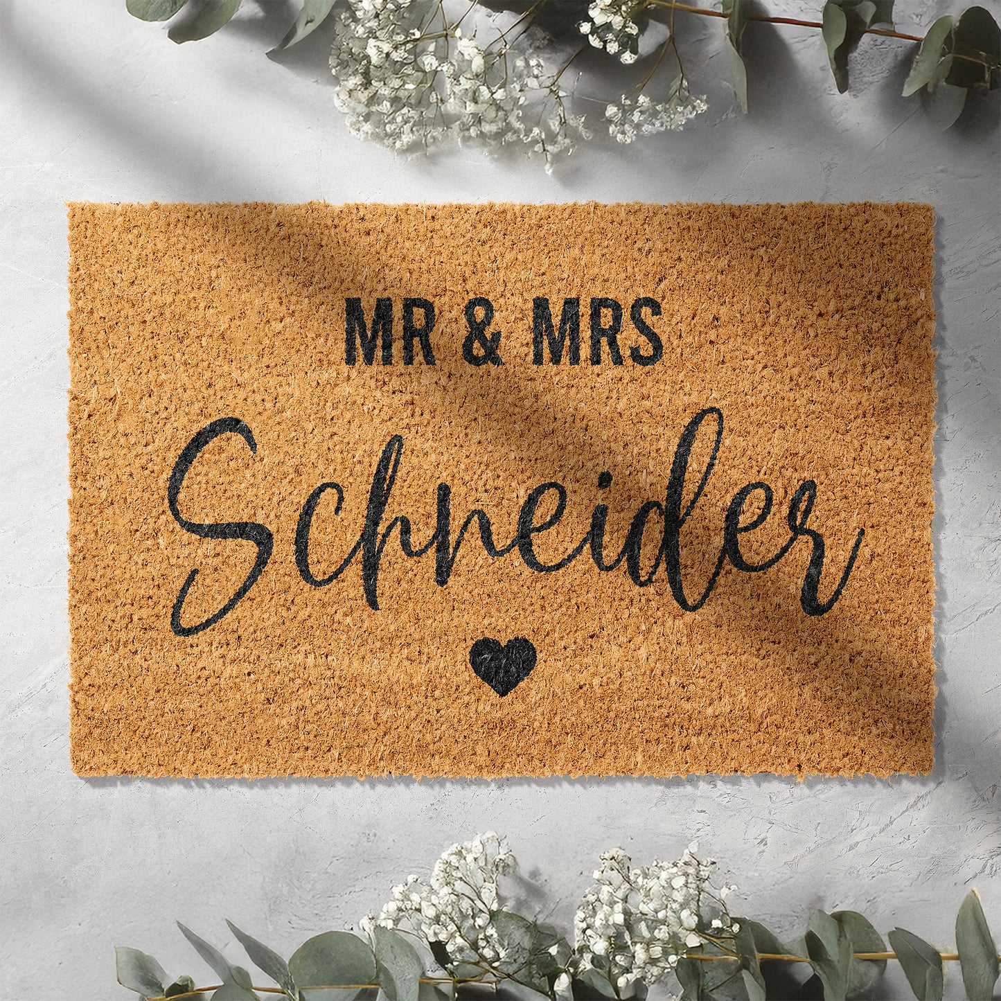 Personalisierbare Kokosmatte mit „Mr. & Mrs.“ und Familienname – Fußmatte aus Kokos für den Eingangsbereich