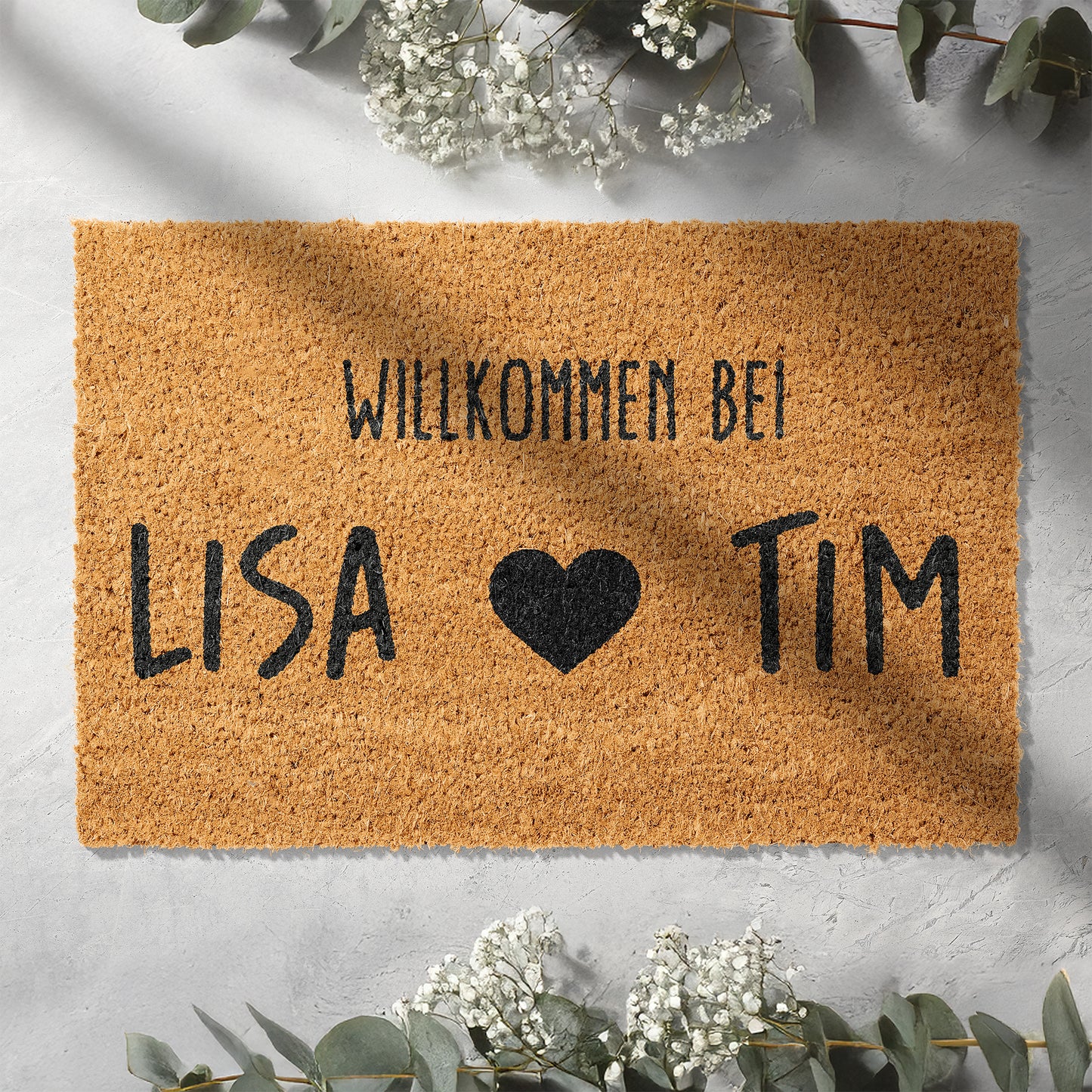 Personalisierbare Kokosmatte mit Namen „Willkommen bei“ – Fußmatte aus Kokos für den Eingangsbereich