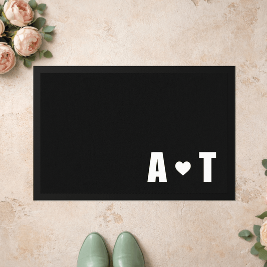 Stoff Fußmatte personalisierbar – Pärchen-Initialen mit Herz