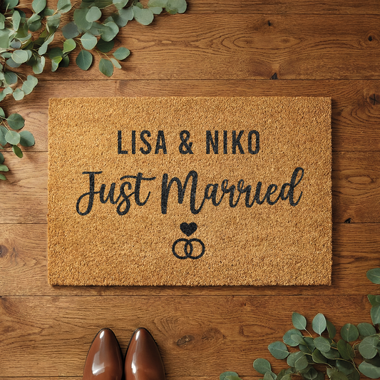 Personalisierbare Kokosmatte mit „Just Married“ und Namen – Fußmatte aus Kokos für frisch verheiratete Paare