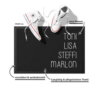 Stoff Fußmatte personalisierbar – Mehrere Namen im vertikalen Layout