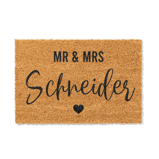 Personalisierbare Kokosmatte mit „Mr. & Mrs.“ und Familienname – Fußmatte aus Kokos für den Eingangsbereich