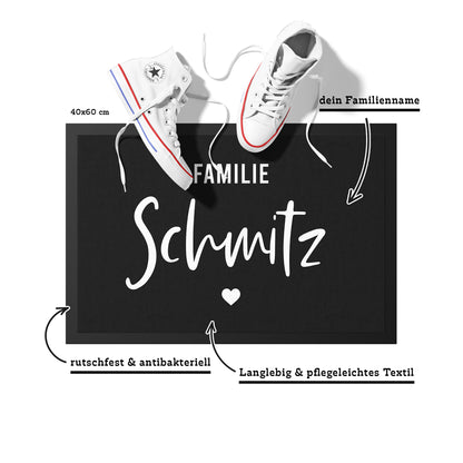 Stoff Fußmatte personalisierbar – Familie im modernen Scriptdesign mit Herz