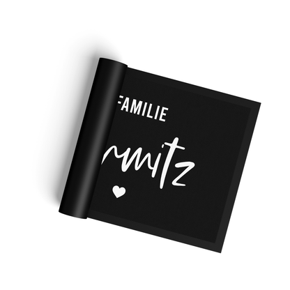 Stoff Fußmatte personalisierbar – Familie im modernen Scriptdesign mit Herz