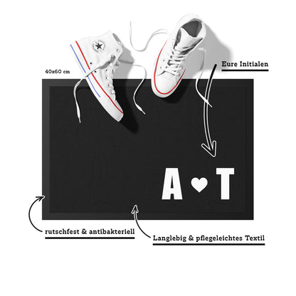 Stoff Fußmatte personalisierbar – Pärchen-Initialen mit Herz