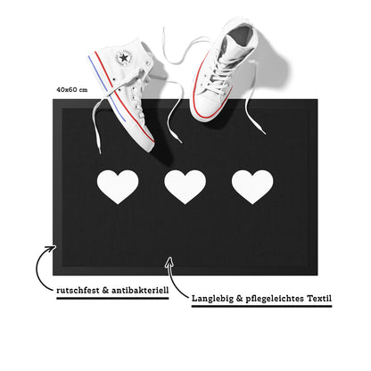 Stoff Fußmatte – Drei Herzmotive im minimalistischen Design