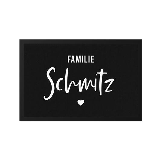 Stoff Fußmatte personalisierbar – Familie im modernen Scriptdesign mit Herz