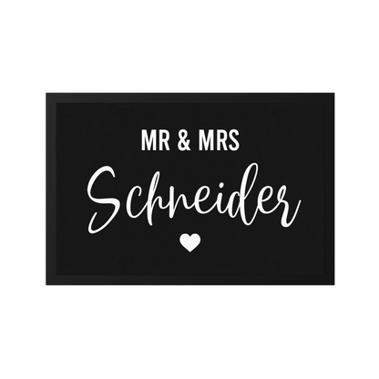 Stoff Fußmatte personalisierbar – Mr & Mrs mit Familienname und Herz