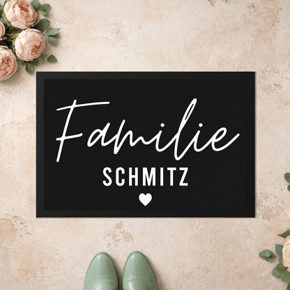 Stoff Fußmatte personalisierbar – Familie im modernen Stil mit Herz