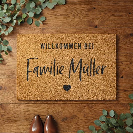 Personalisierbare Kokosmatte mit „Willkommen bei Familie“ – Fußmatte aus Kokos für den Eingangsbereich