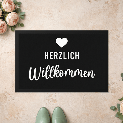 Stoff Fußmatte – „Herzlich Willkommen“ mit Herz-Detail