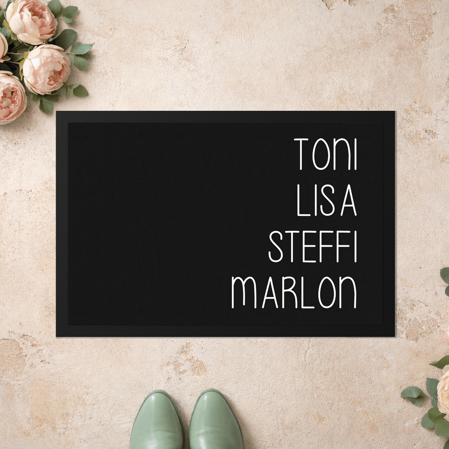 Stoff Fußmatte personalisierbar – Mehrere Namen im vertikalen Layout