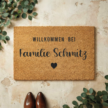 Fußmatte aus Kokos personalisierbar – Willkommen bei Familienname Klassik mit Herz