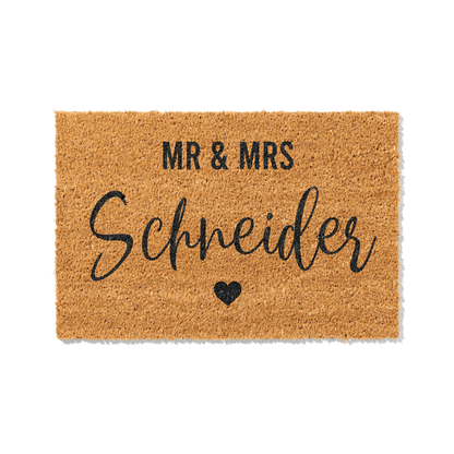 Fußmatte aus Kokos personalisierbar – Mr & Mrs Familienname mit Herz