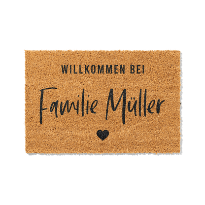 Fußmatte aus Kokos personalisierbar – Familienname im Handlettering-Stil mit Herz
